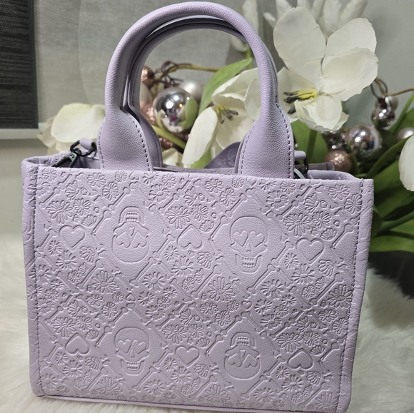 Betsey Johnson Skulls Lilac  Embossed  Satchel/Crossbody with webbing new - Picture 6 of 11